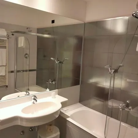 Ξενοδοχείο Savoia 4*