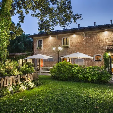 Savoia 4* Μπολόνια
